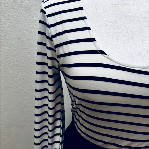 GUESS Black and White Striped Long Sleeve Fit and Flare Dress - Picture 3 of 12